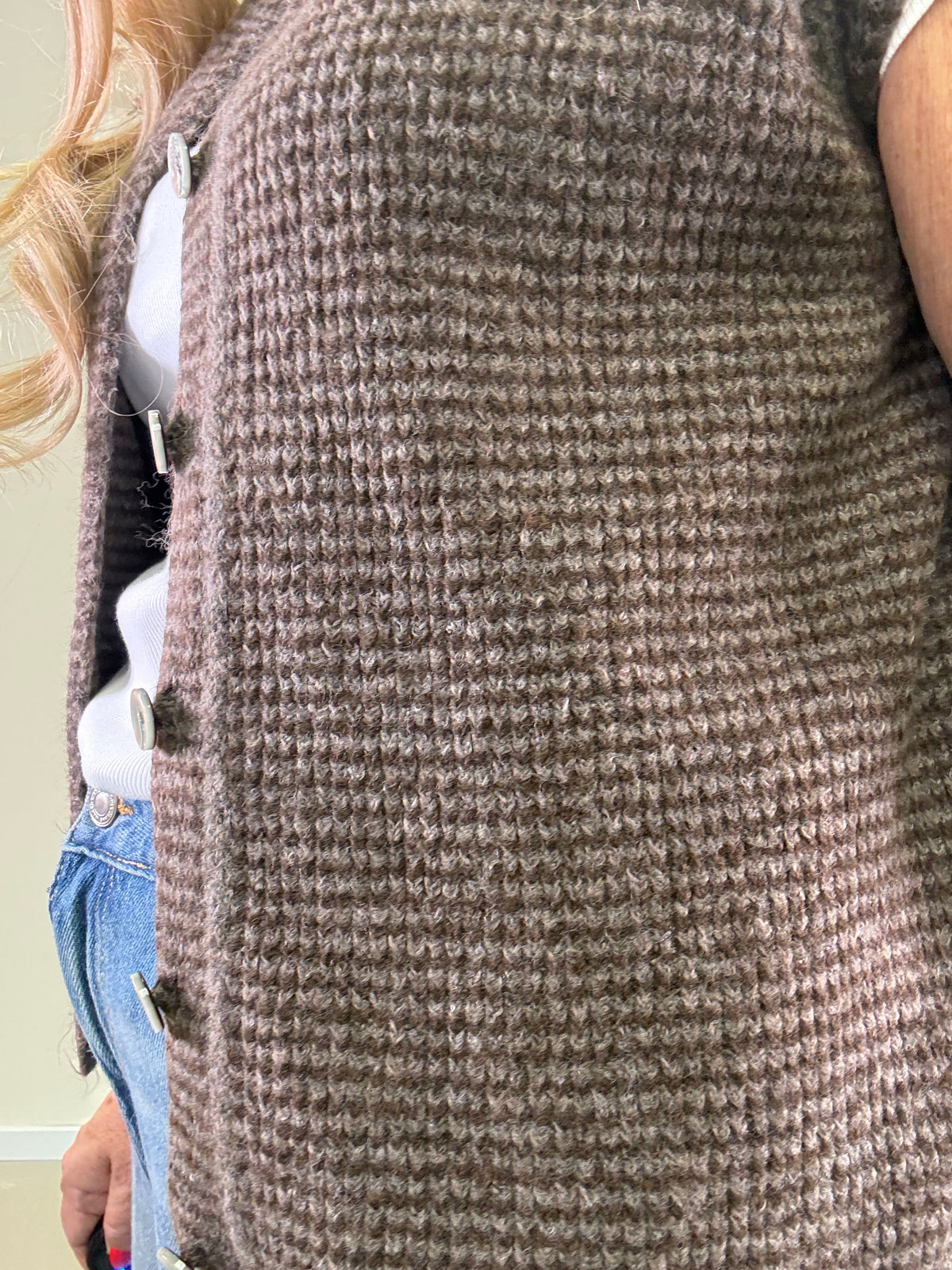 STRICKWESTE GESTREIFT OHNE ARM SCHOKOBRAUN