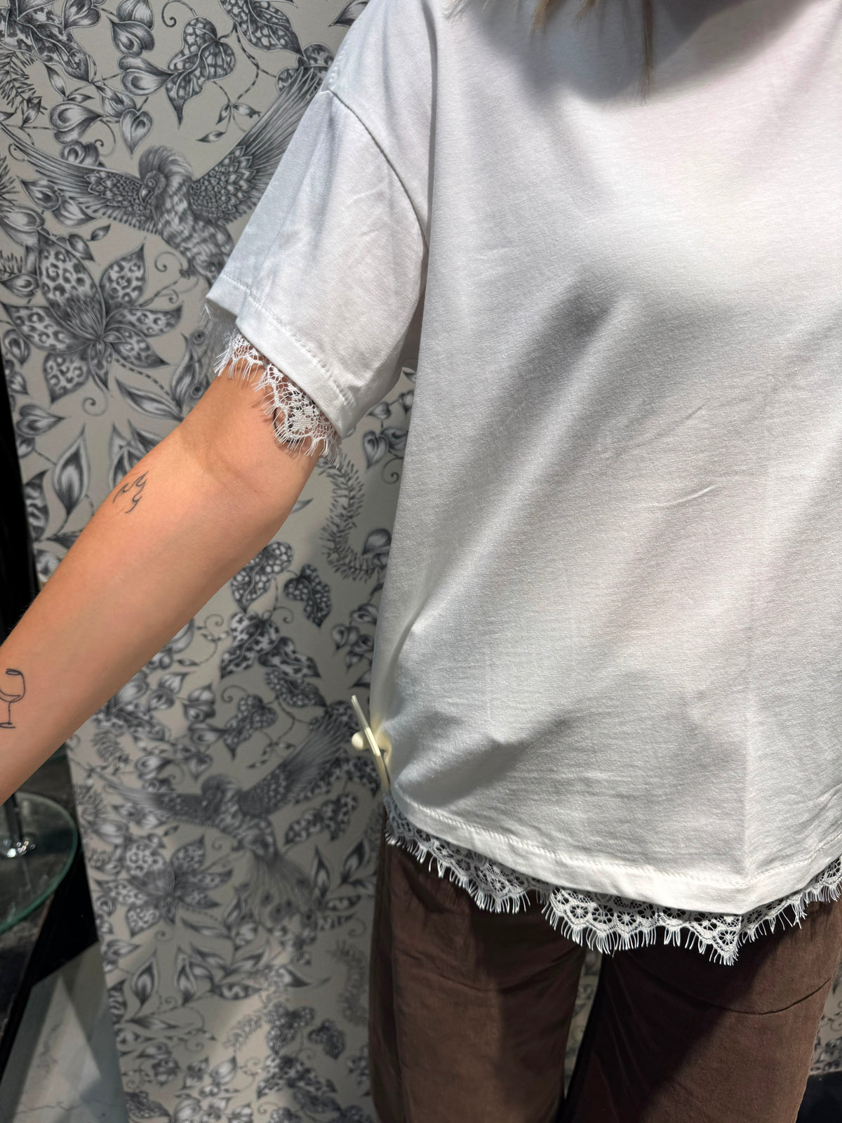 T SHIRT MIT SPITZE WEIß