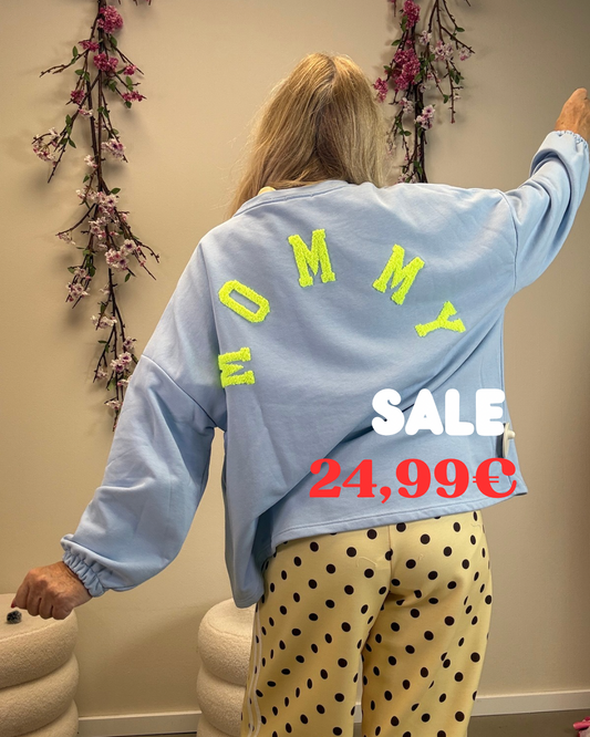 SWEATSHIRT MOMMY HELLBLAU MIT SCHRIFT NEONGELB