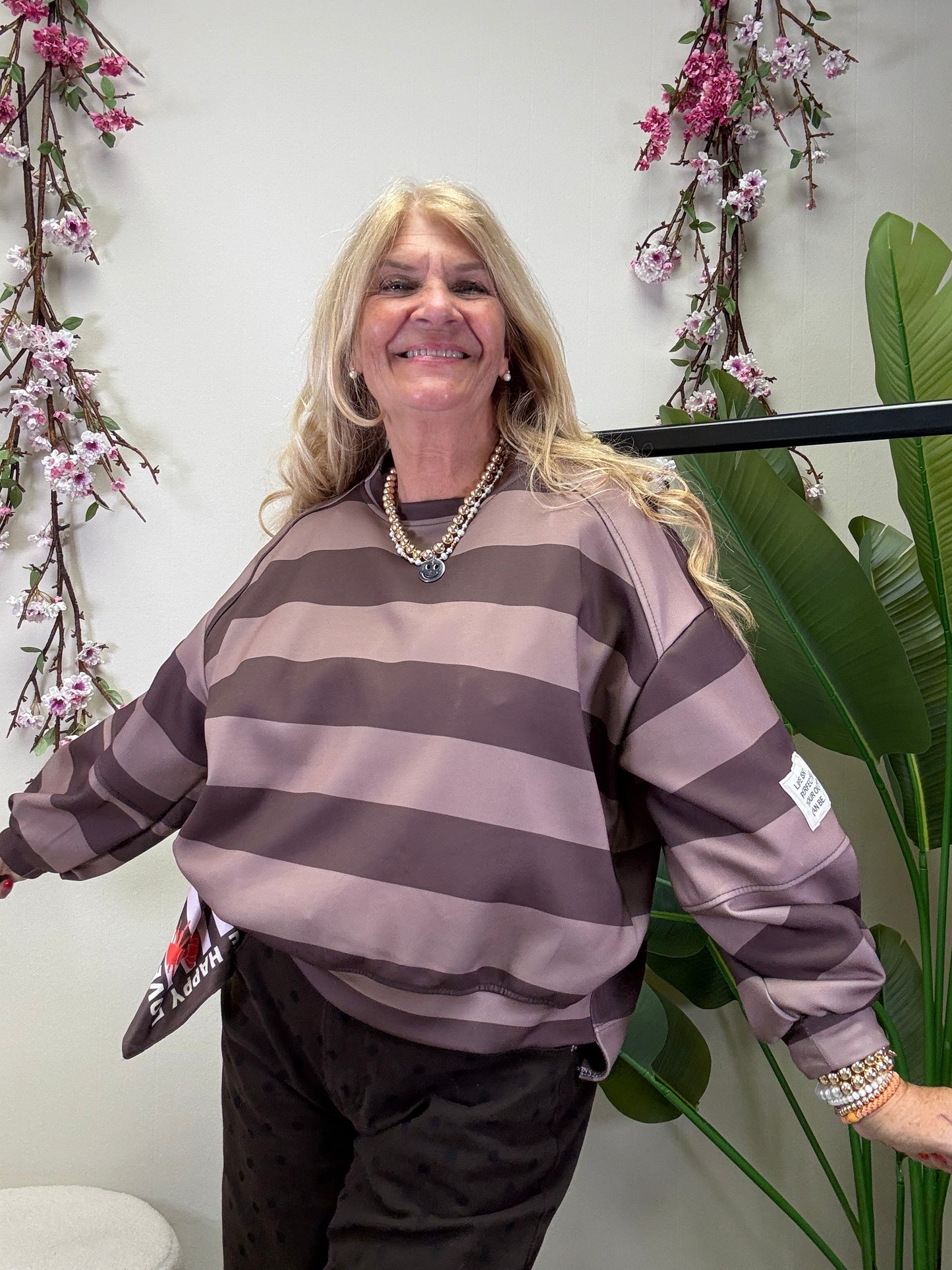 BUTTERSTOFF SWEATER MIT PATCH AM ÄRMEL BIG STRIPES MOKKA/KAFFEE