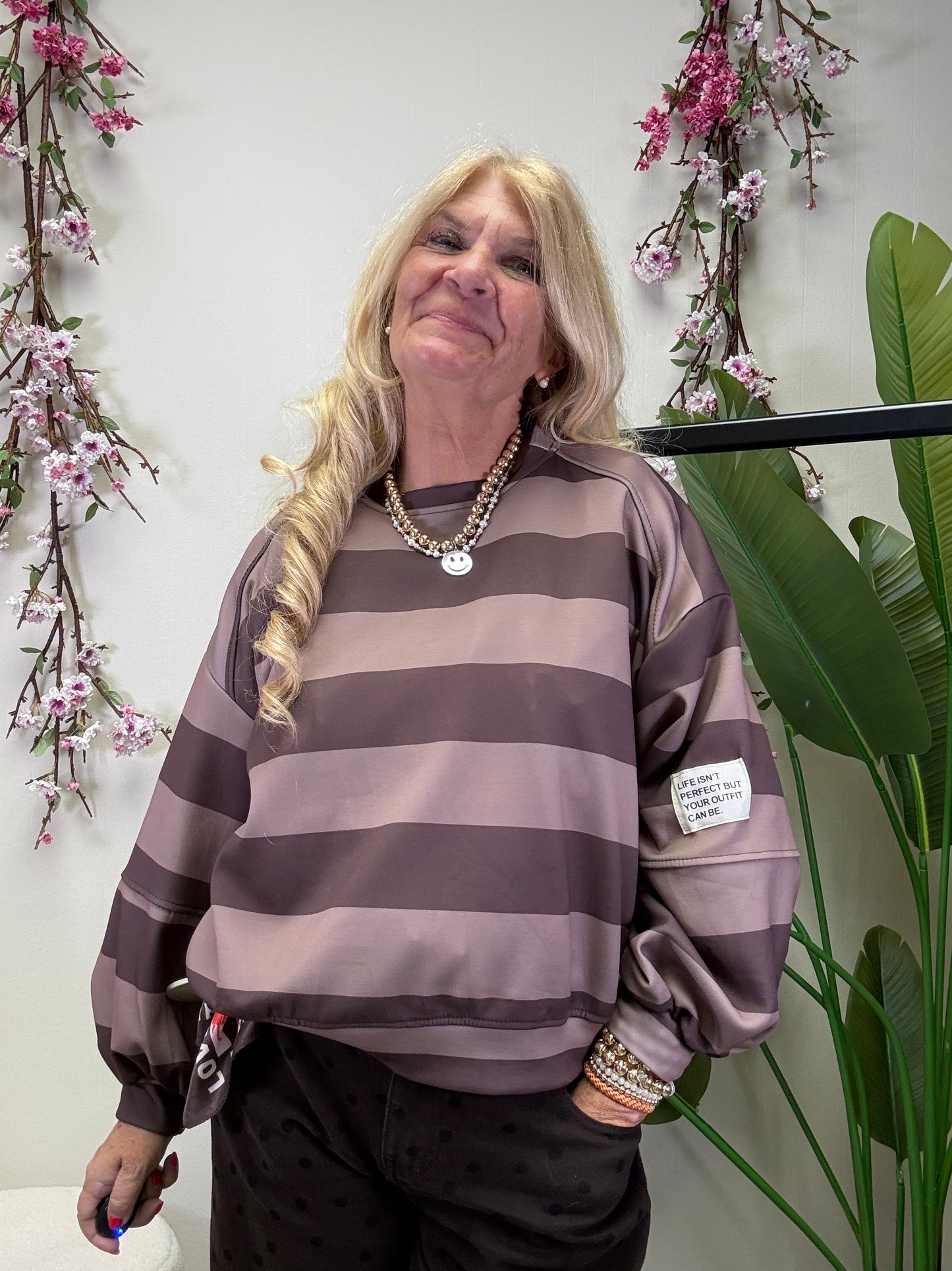 BUTTERSTOFF SWEATER MIT PATCH AM ÄRMEL BIG STRIPES MOKKA/KAFFEE