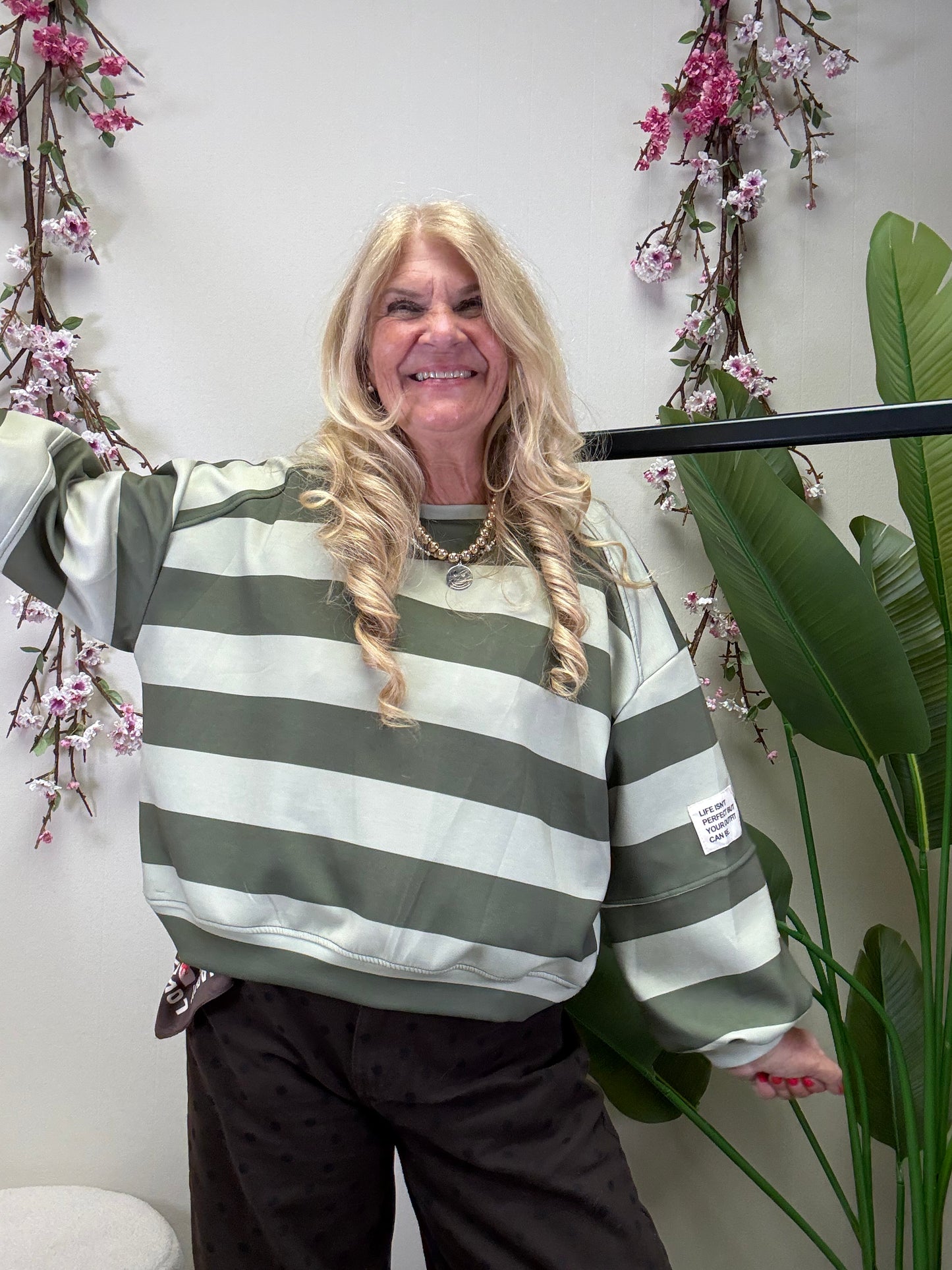 BUTTERSTOFF SWEATER MIT PATCH AM ÄRMEL BIG STRIPES HELL/DUNKELGRÜN