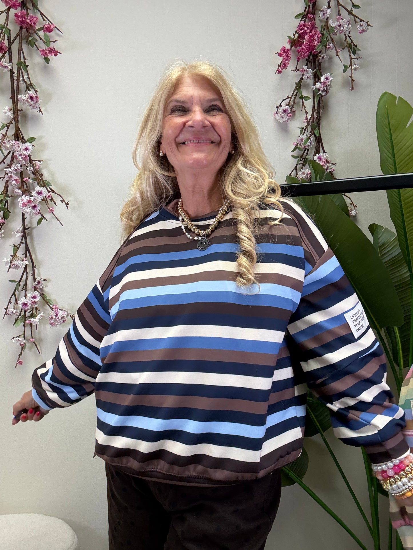 BUTTERSTOFF SWEATER MIT PATCH AM ÄRMEL SMALL STRIPES BRAUN/BLAU