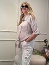 KURZE MUSSELIN BLUSE ZUM BINDEN BEIGE