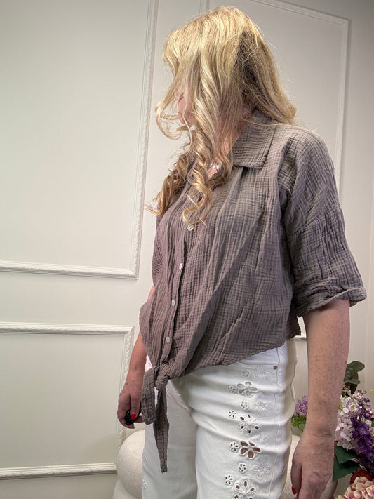 KURZE MUSSELIN BLUSE ZUM BINDEN FANGO