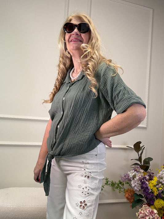 KURZE MUSSELIN BLUSE ZUM BINDEN KHAKI