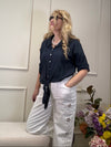 KURZE MUSSELIN BLUSE ZUM BINDEN MARINE