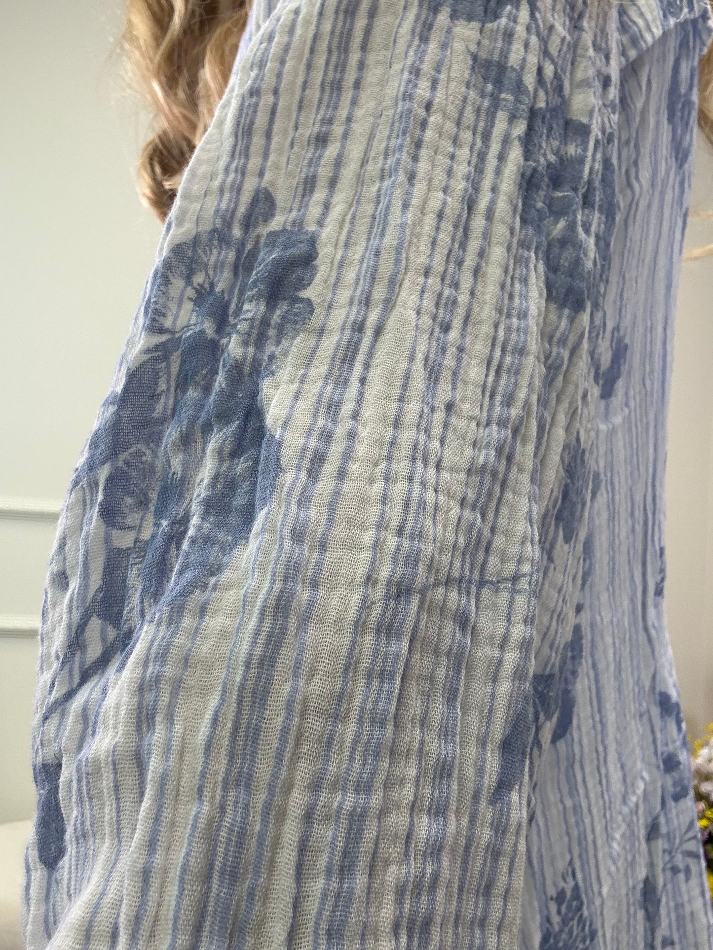 MUSSELIN BLUSE BLUMEN UND STREIFEN HELLBLAU