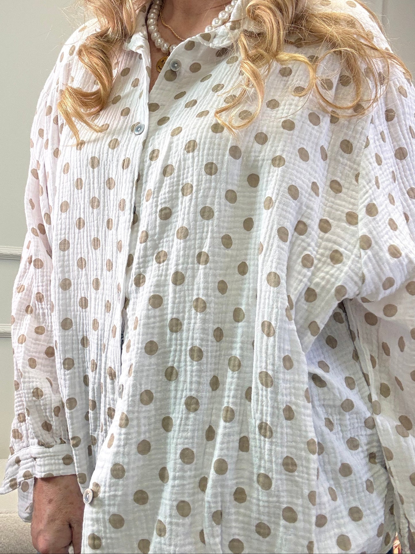 MUSSELIN BLUSE OVERSIZED TUPFEN BEIGE