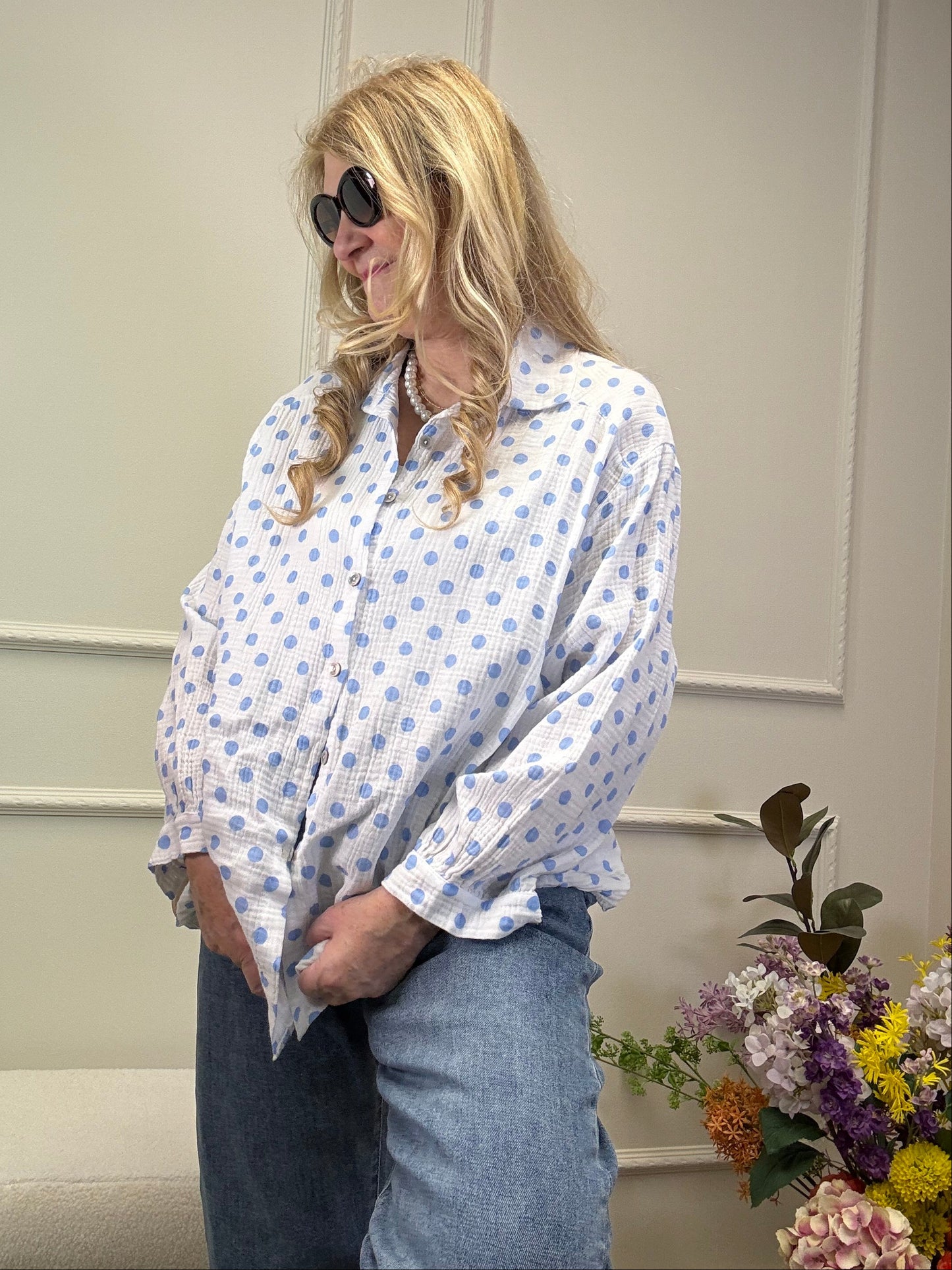 MUSSELIN BLUSE OVERSIZED TUPFEN HELLBLAU