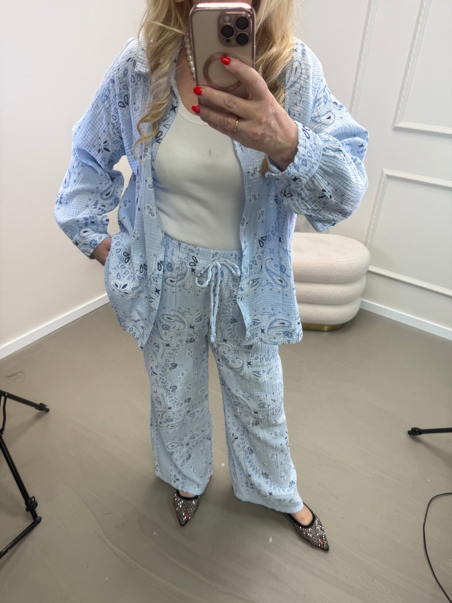 MUSSELIN HOSE PAISLEY HELLBLAU