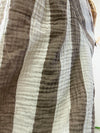 MUSSELIN KLEID LANG SCHOKO/ FANGO GESTREIFT