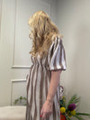 MUSSELIN KLEID LANG SCHOKO/ FANGO GESTREIFT