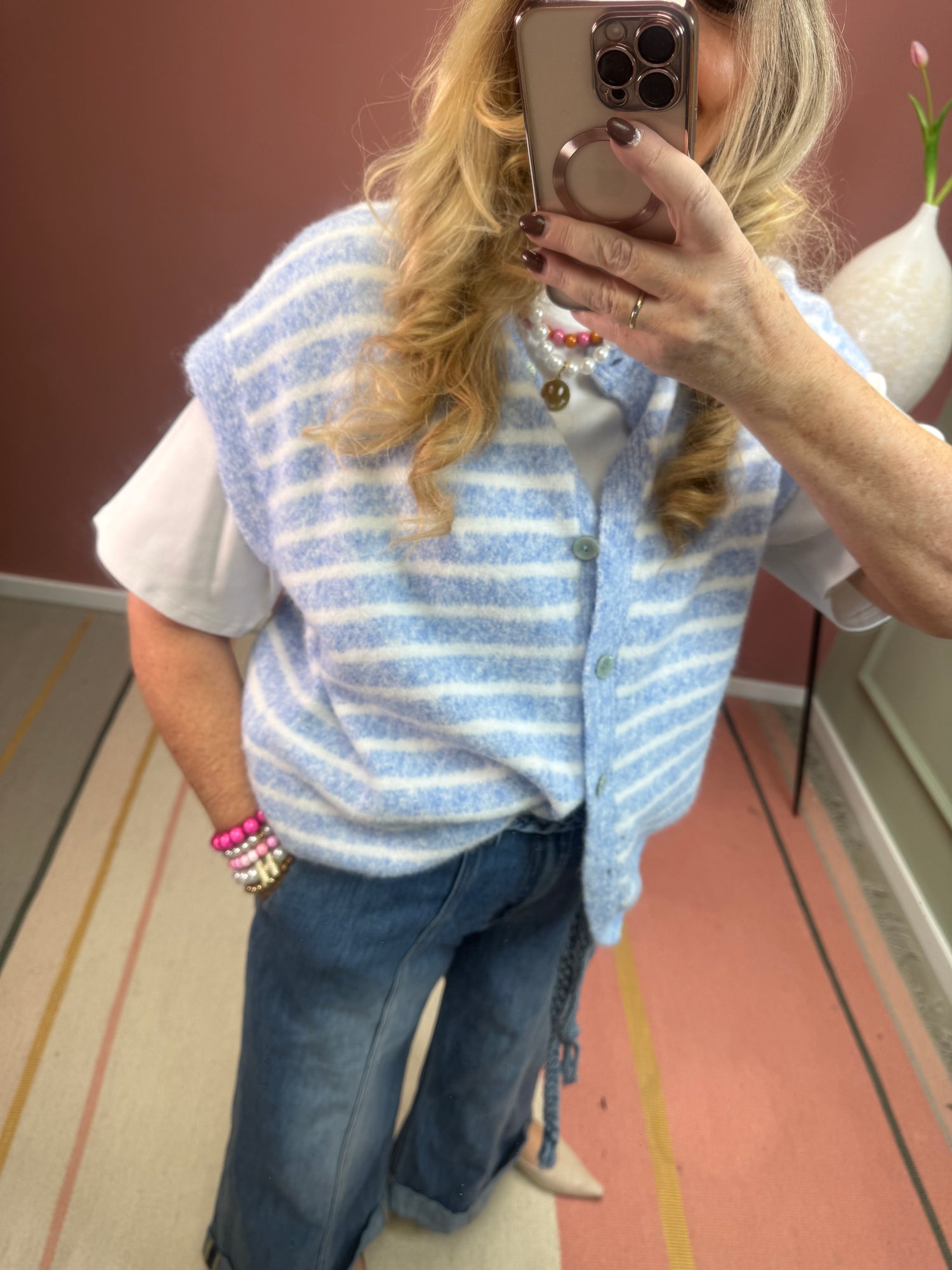 WESTE MIT STREIFEN ÄRMELLOS PERLMUTT KNÖPFE