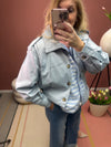 KURZE JACKE MIT KELLERFALTEN