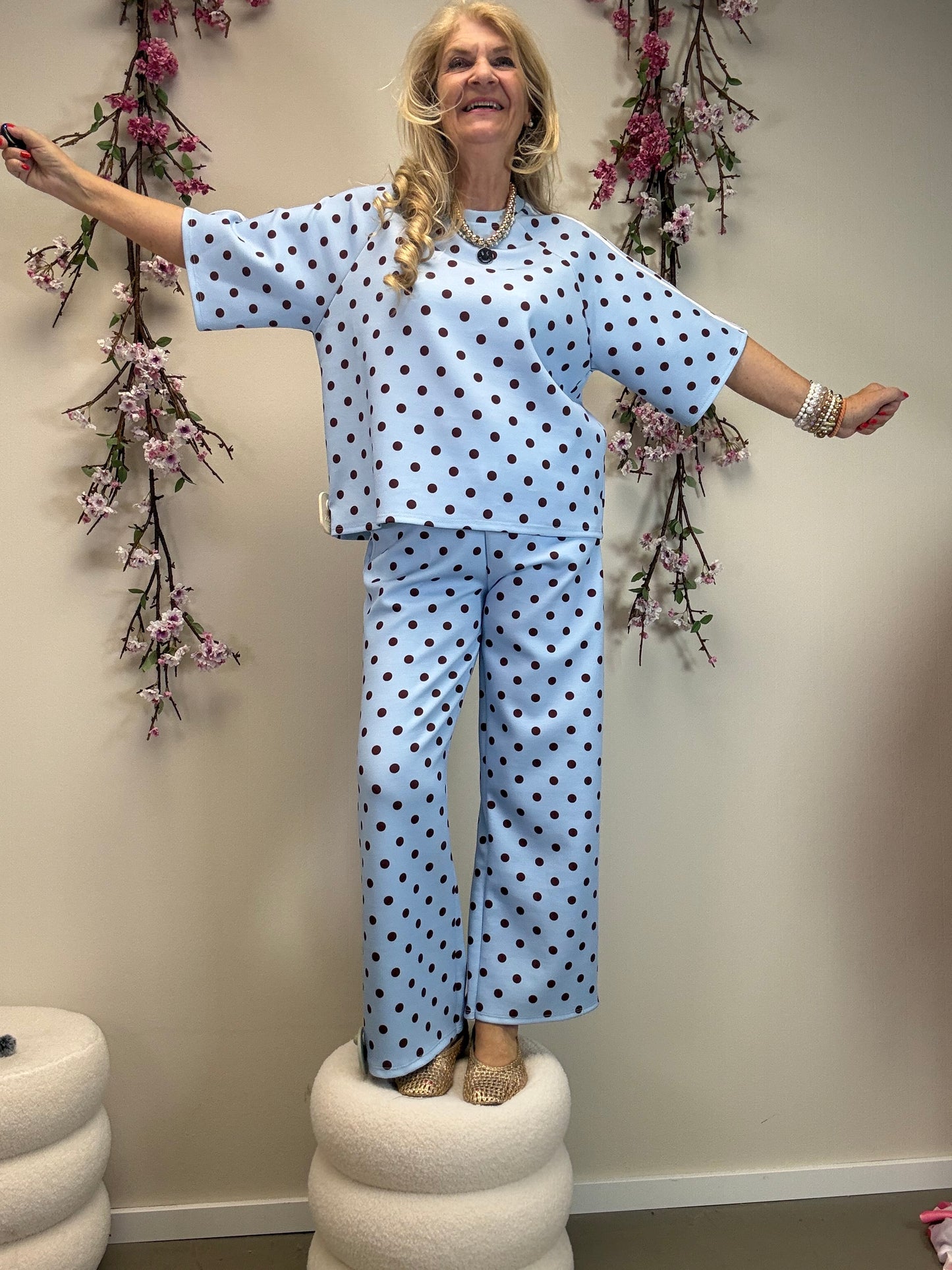 PUNKTEHOSE MIT SEITENSTREIFEN HELLBLAU/ BRAUN