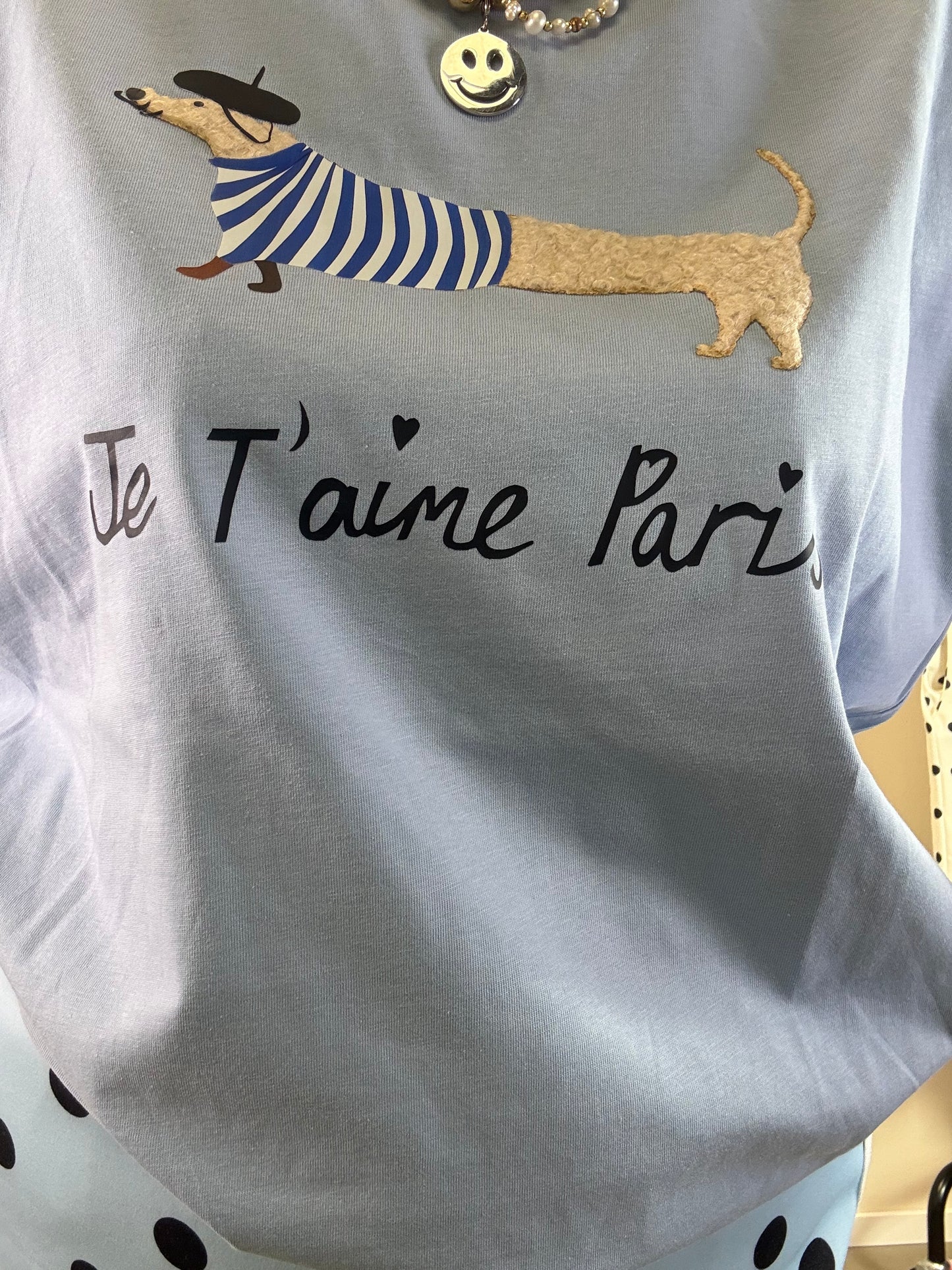 T-SHIRT HALBARM MIT DACKEL HELLBLAU