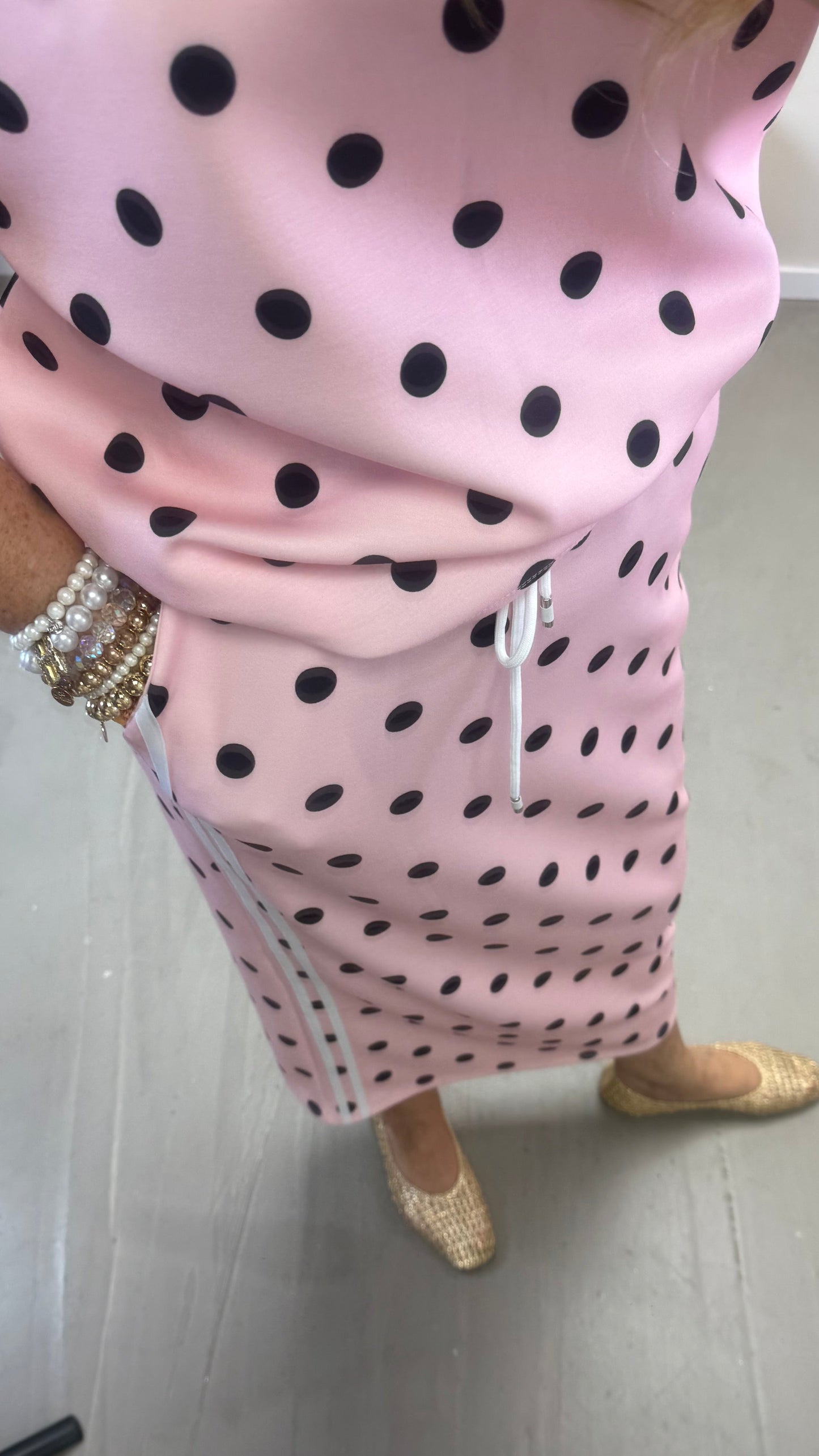 MIDIROCK MIT PUNKTEN ROSA / SCHWARZ