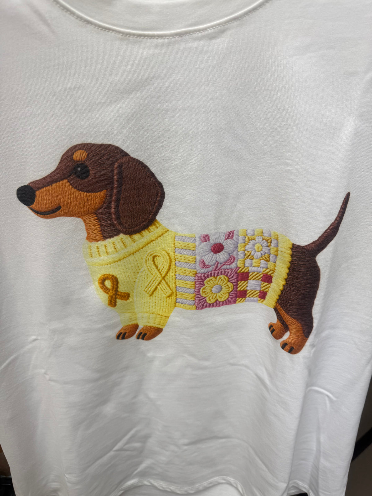 T SHIRT MIT DACKEL GELB