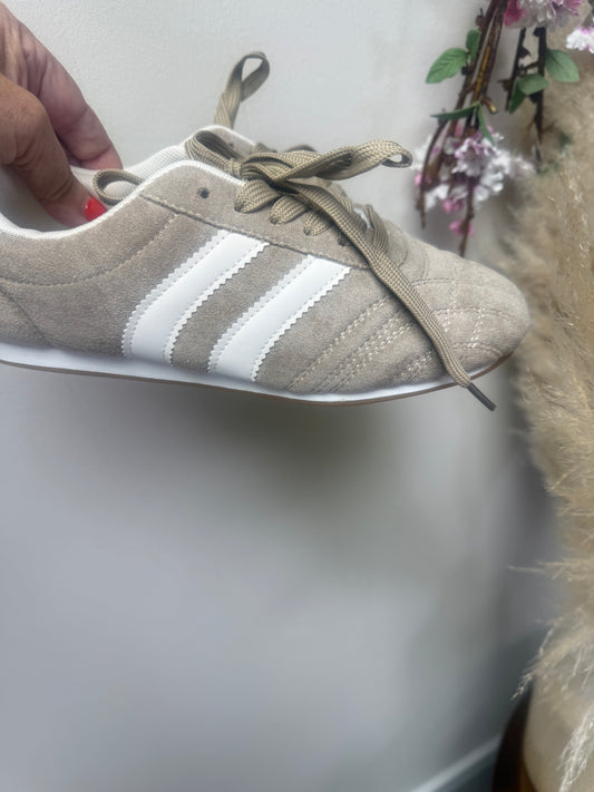 TURNSCHUHE BEIGE VELOUR