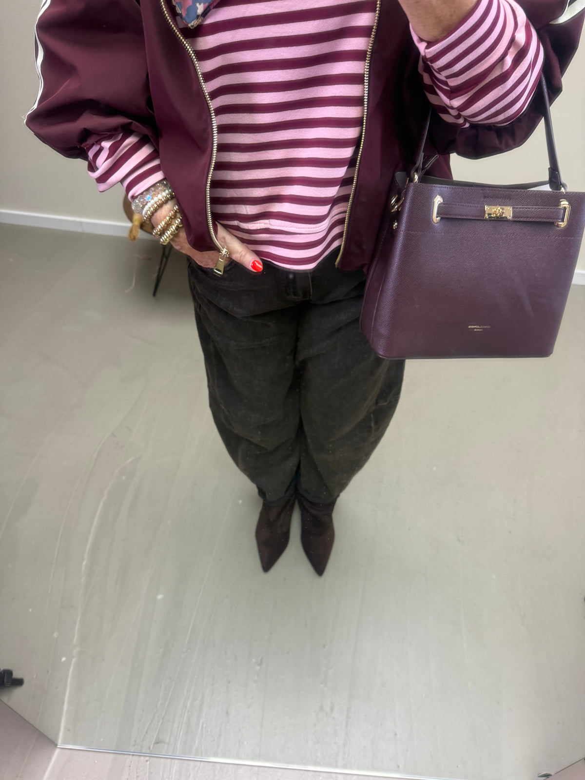 JACKE MIT STREIFEN BORDAUX