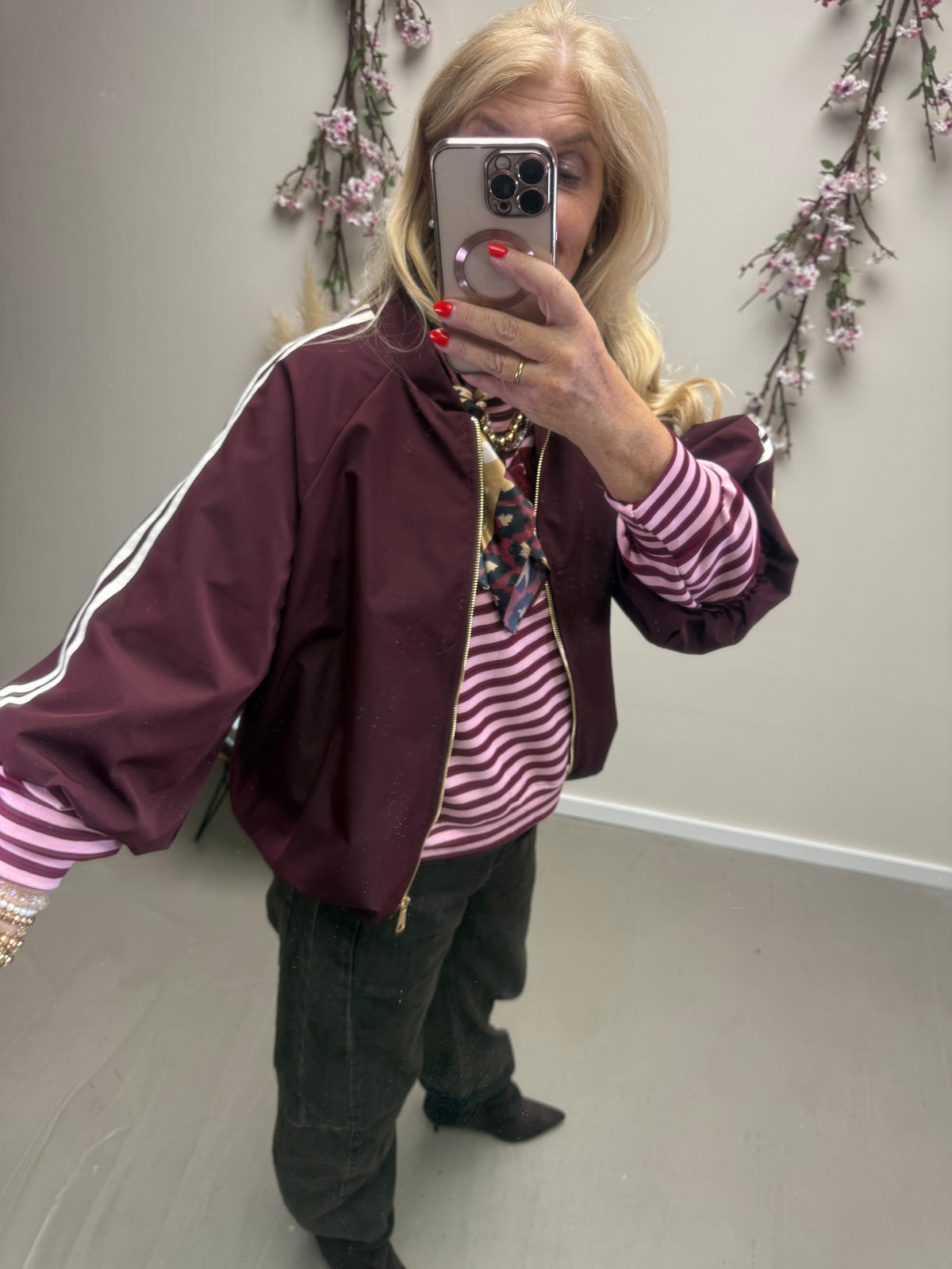JACKE MIT STREIFEN BORDAUX