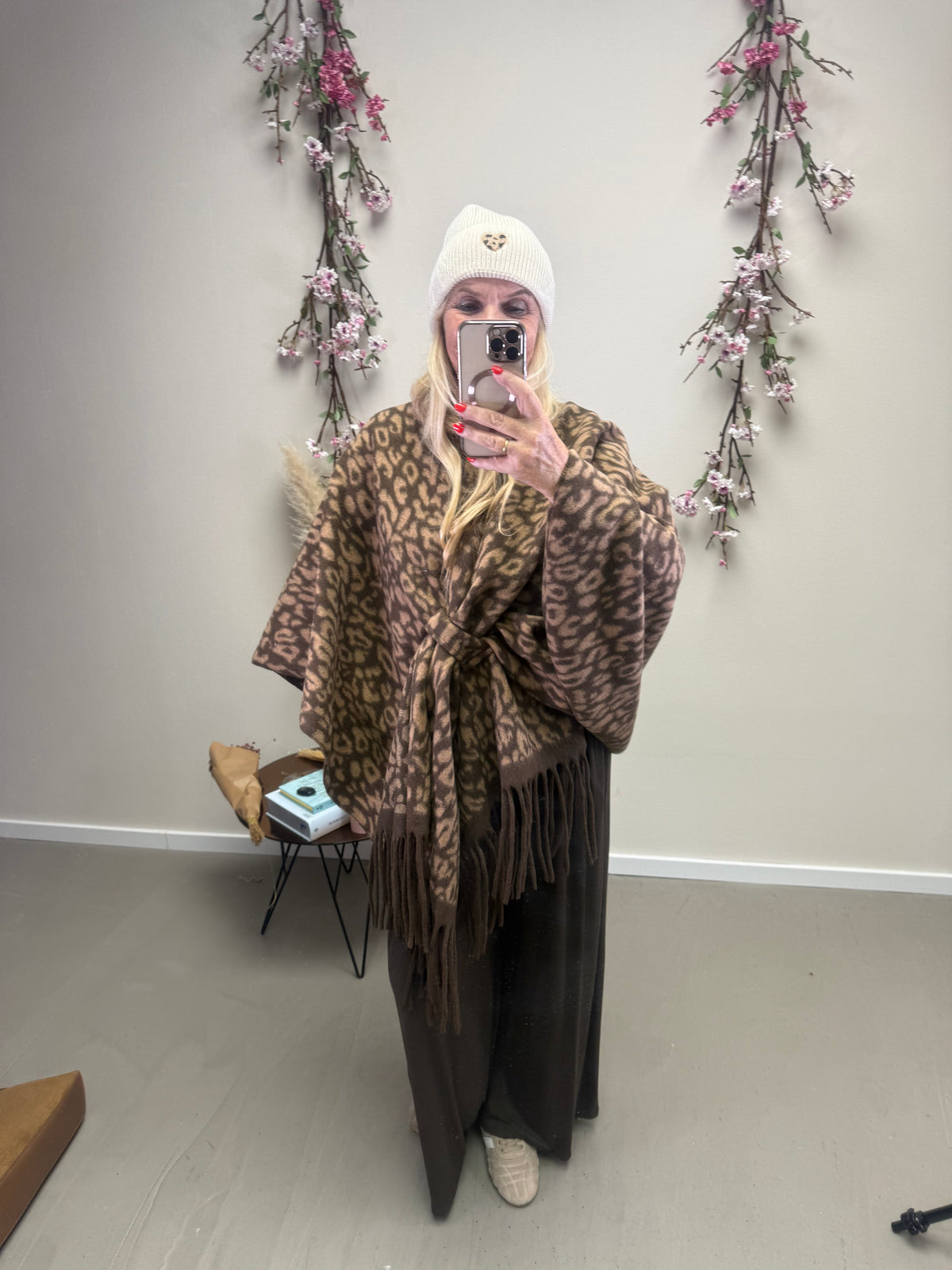 PONCHO LEOMUSTER