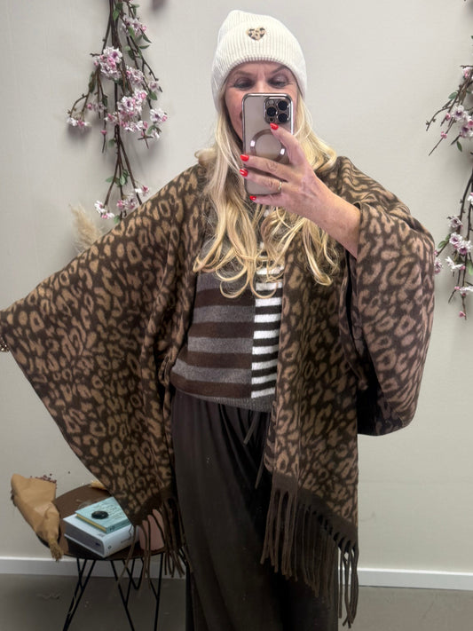 PONCHO LEOMUSTER