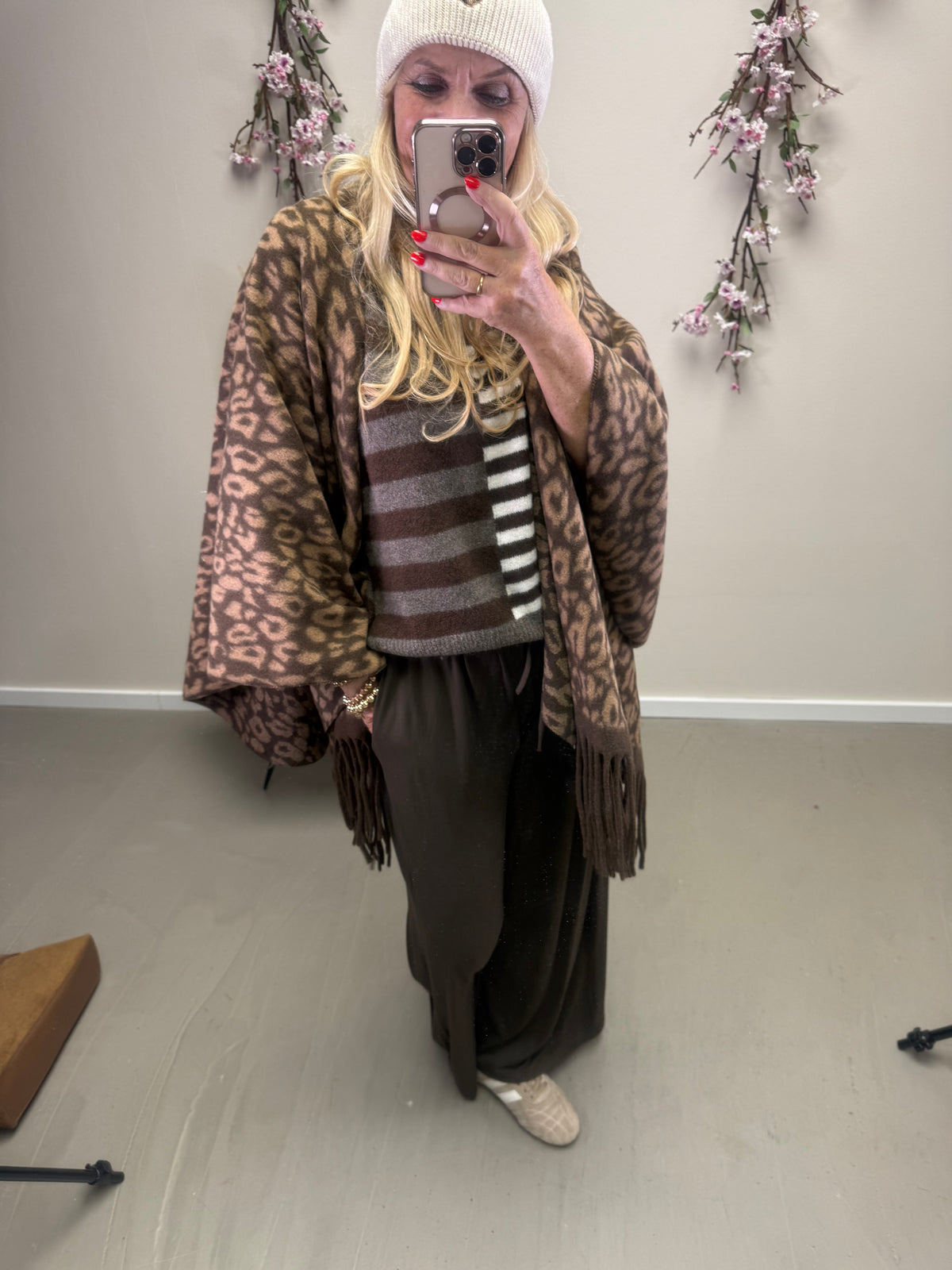 PONCHO LEOMUSTER