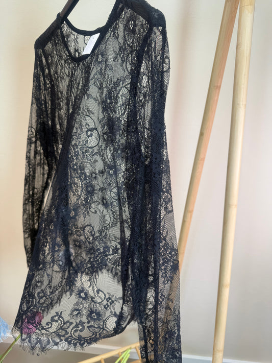 LACE SHIRT MIT WIMPERNSPITZE SCHWARZ