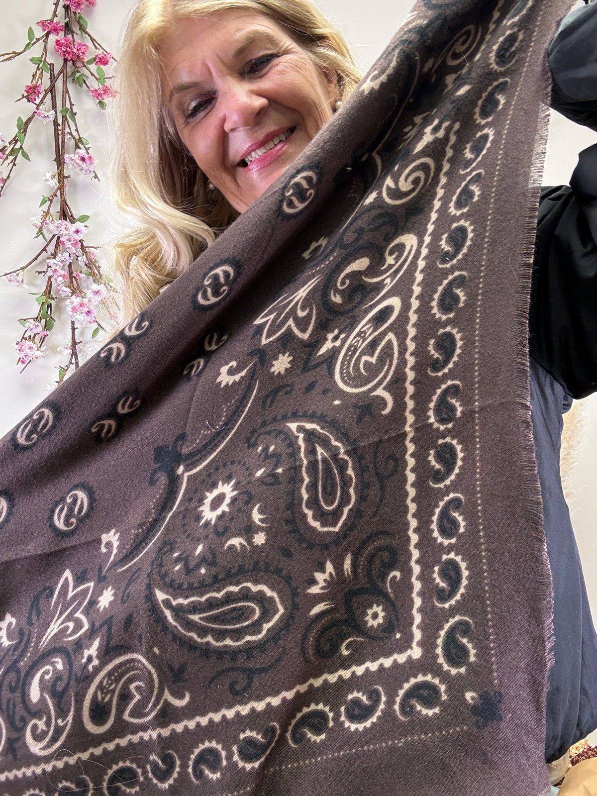 PAISLEY SCHAL QUADRATISCH SCHOKO