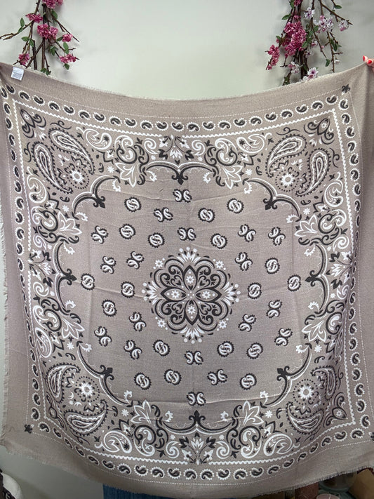 PAISLEY SCHAL QUADRATISCH BEIGE
