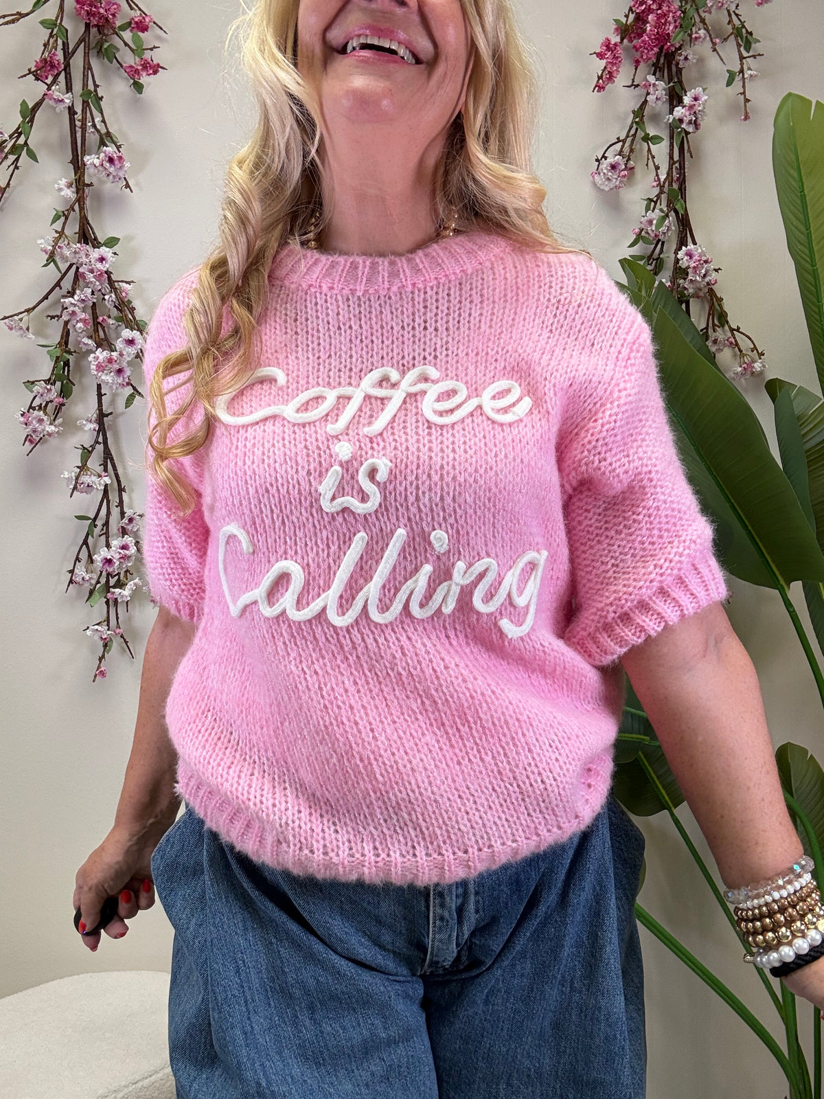 HALBARMPULLI COFFEE IS CALLING PINK