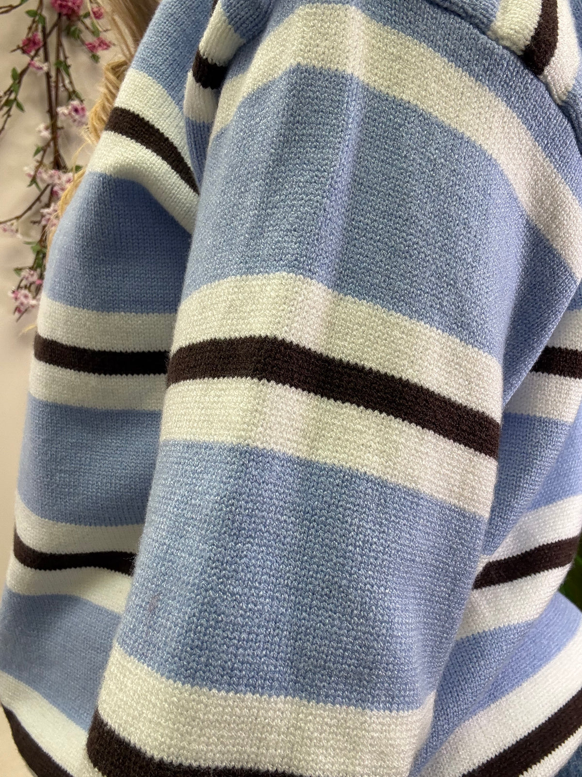PULLOVER RINGEL RUNDHALS HELLBLAU SCHOKO
